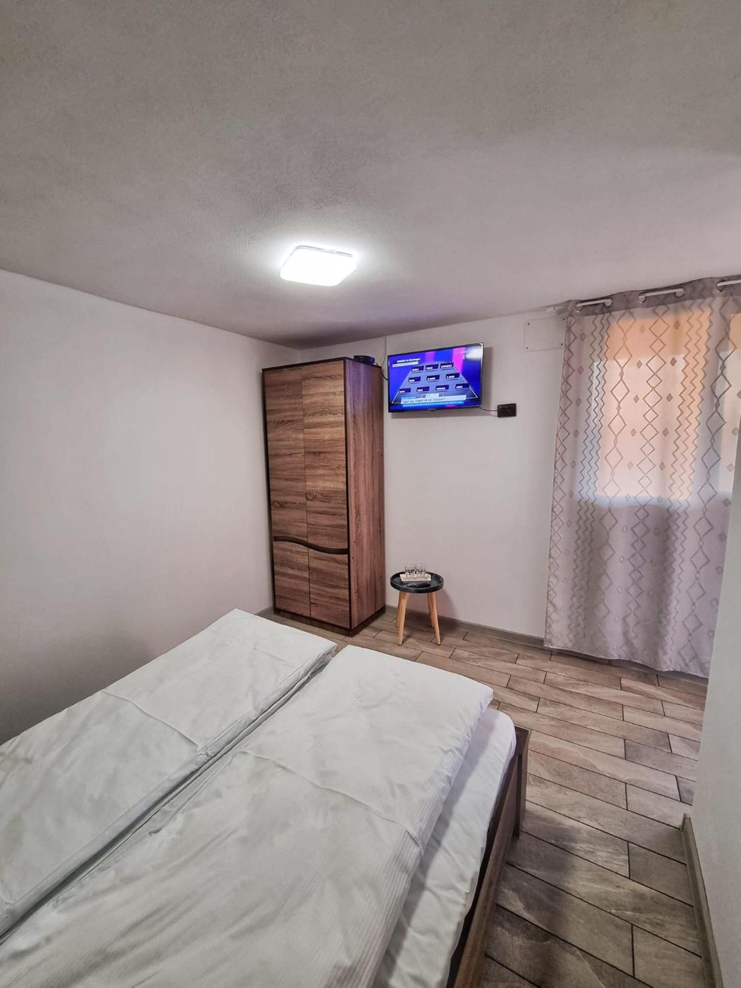 Cabana Varad Coronini Moldova Veche Luaran gambar