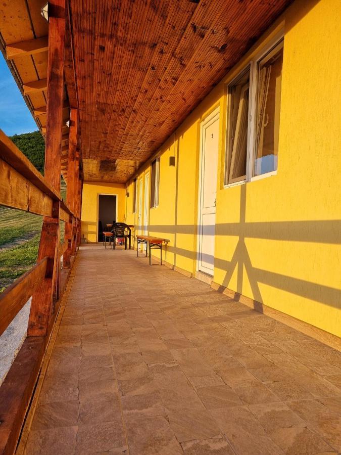 Cabana Varad Coronini Moldova Veche Luaran gambar