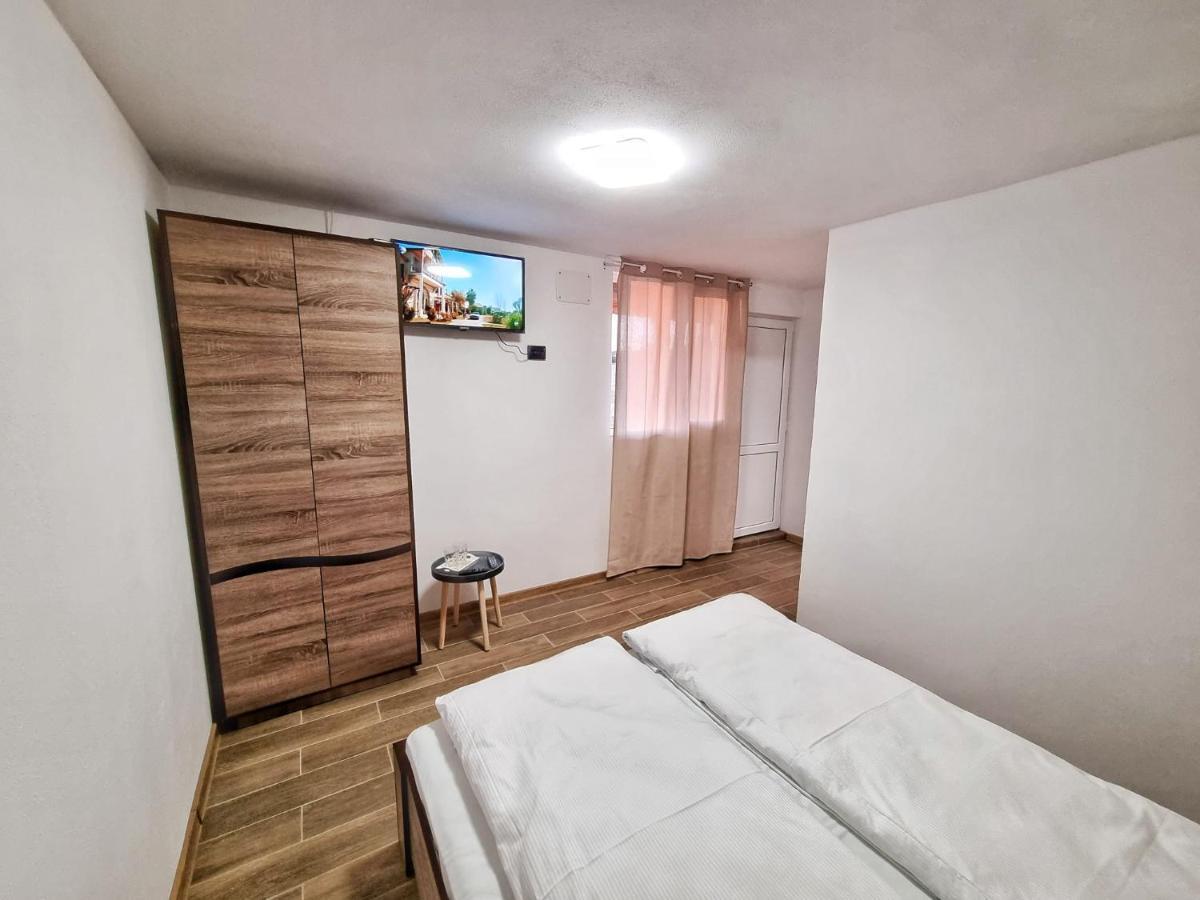 Cabana Varad Coronini Moldova Veche Luaran gambar